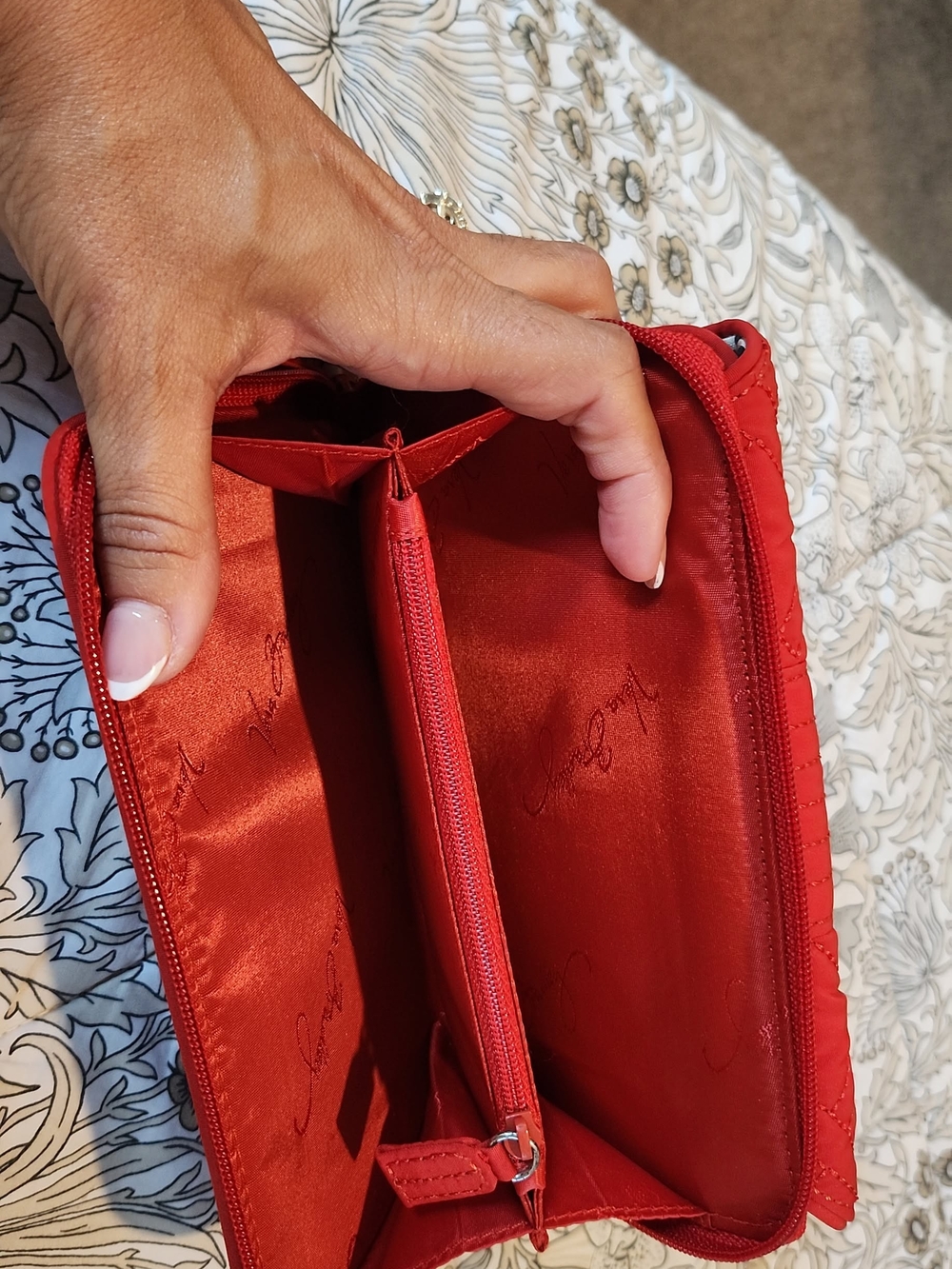 Vera Bradley Quilted Red Wristlet Wallet - Picture 4 of 6